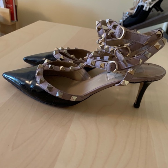 Valentino two-toned Garavani Rockstud Heels - Picture 2 of 3